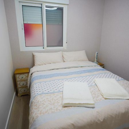 Stylish & Spacious Family Apartment Near Beach & Vibrant Historic Market Alicante Eksteriør billede