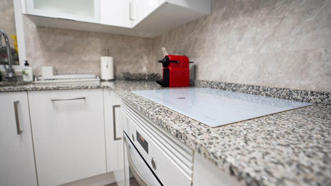 Stylish & Spacious Family Apartment Near Beach & Vibrant Historic Market Alicante Eksteriør billede