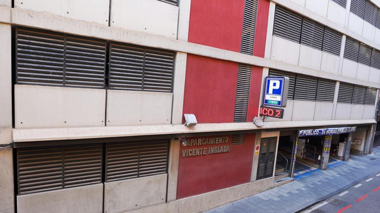 Stylish & Spacious Family Apartment Near Beach & Vibrant Historic Market Alicante Eksteriør billede