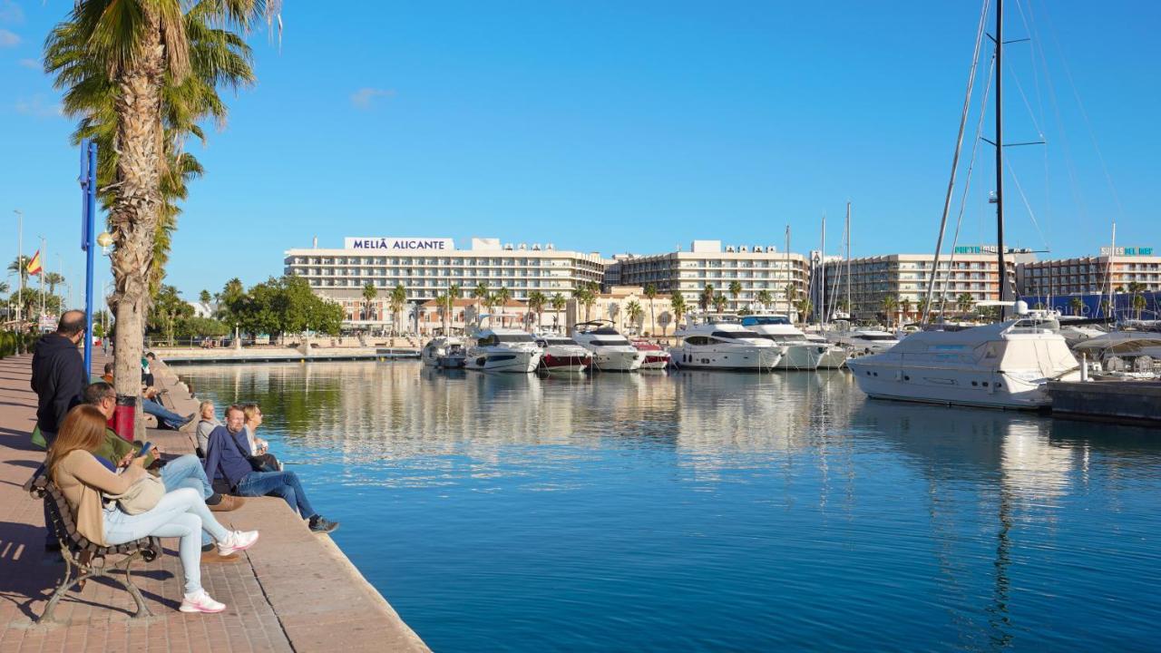 Stylish & Spacious Family Apartment Near Beach & Vibrant Historic Market Alicante Eksteriør billede