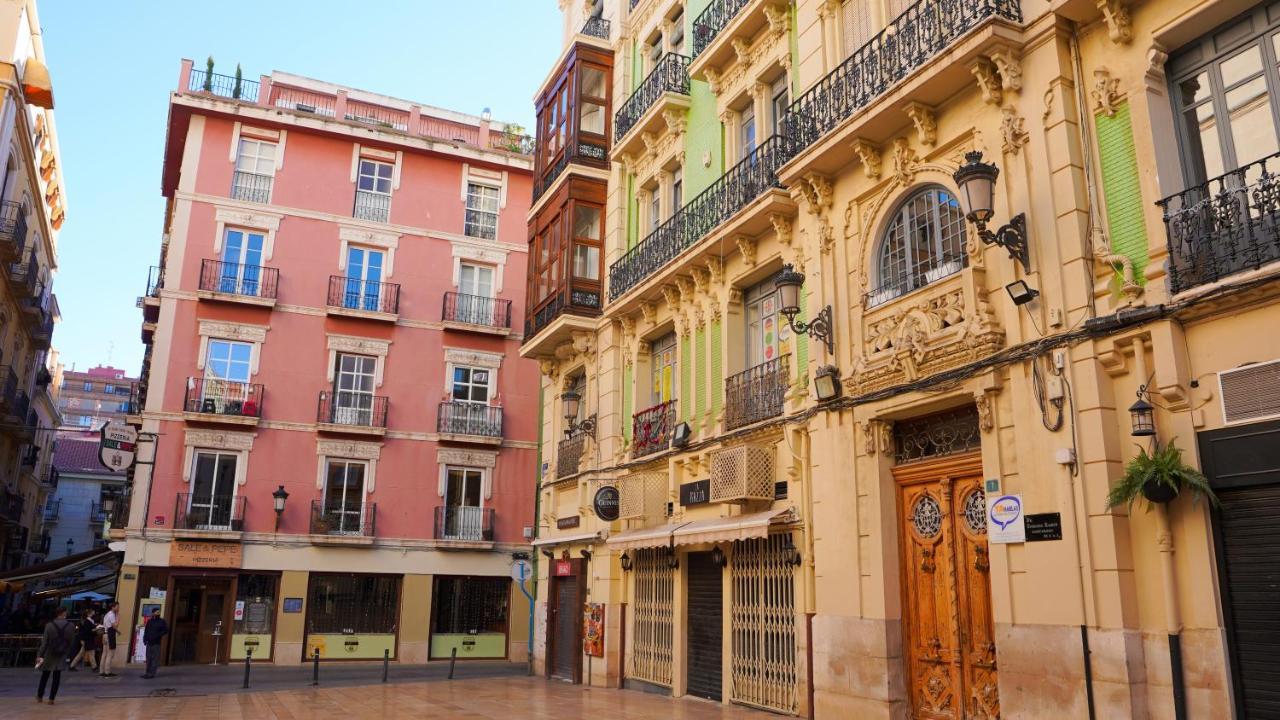 Stylish & Spacious Family Apartment Near Beach & Vibrant Historic Market Alicante Eksteriør billede
